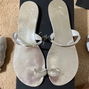 COPY - Giuseppe Zanotti Crystal-Embellished Flat Toe-Ring